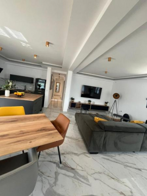 Penthouse Apartment mit Meerblick in der Bucht von Kotor - 400m bis zum Strand